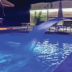 Nyaraló Three-bedroom With Sea View 04