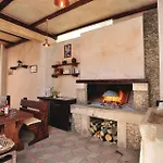 Nyaraló Three-bedroom With Sea View 04 Makarska