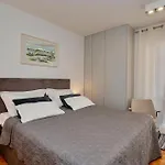 Nyaraló Three-bedroom With Sea View 04 *