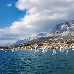 Three-bedroom With Sea View 04 Nyaraló Makarska